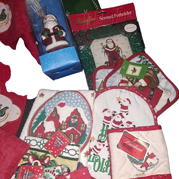 NEW WITH TAGS - Holiday Christmas Kitchen & bathroom Towels Santa Diffuser - Picture 3 of 8